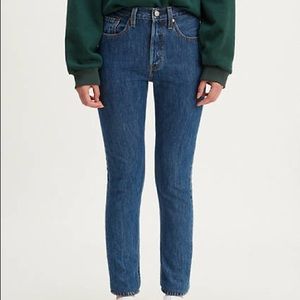 Levi’s 501 Skinny Jeans in Medium-Dark Wash